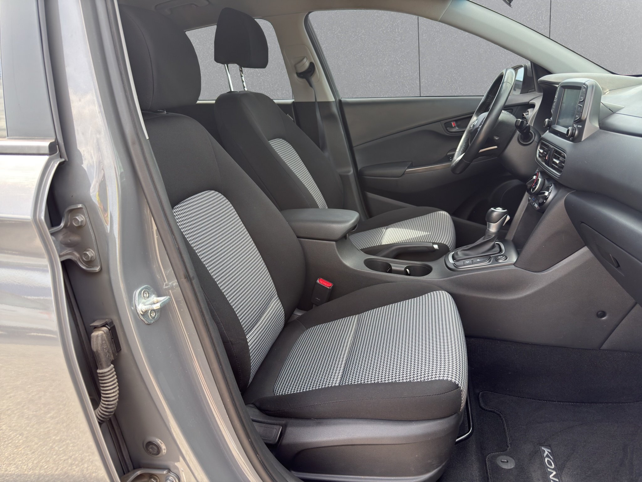 2021 HYUNDAI KONA PREFERRED / $191.70 BIWEEKLY INCLUDING TAX / HEATED STEERING WHEEL / BLIND SPOT MONITORING