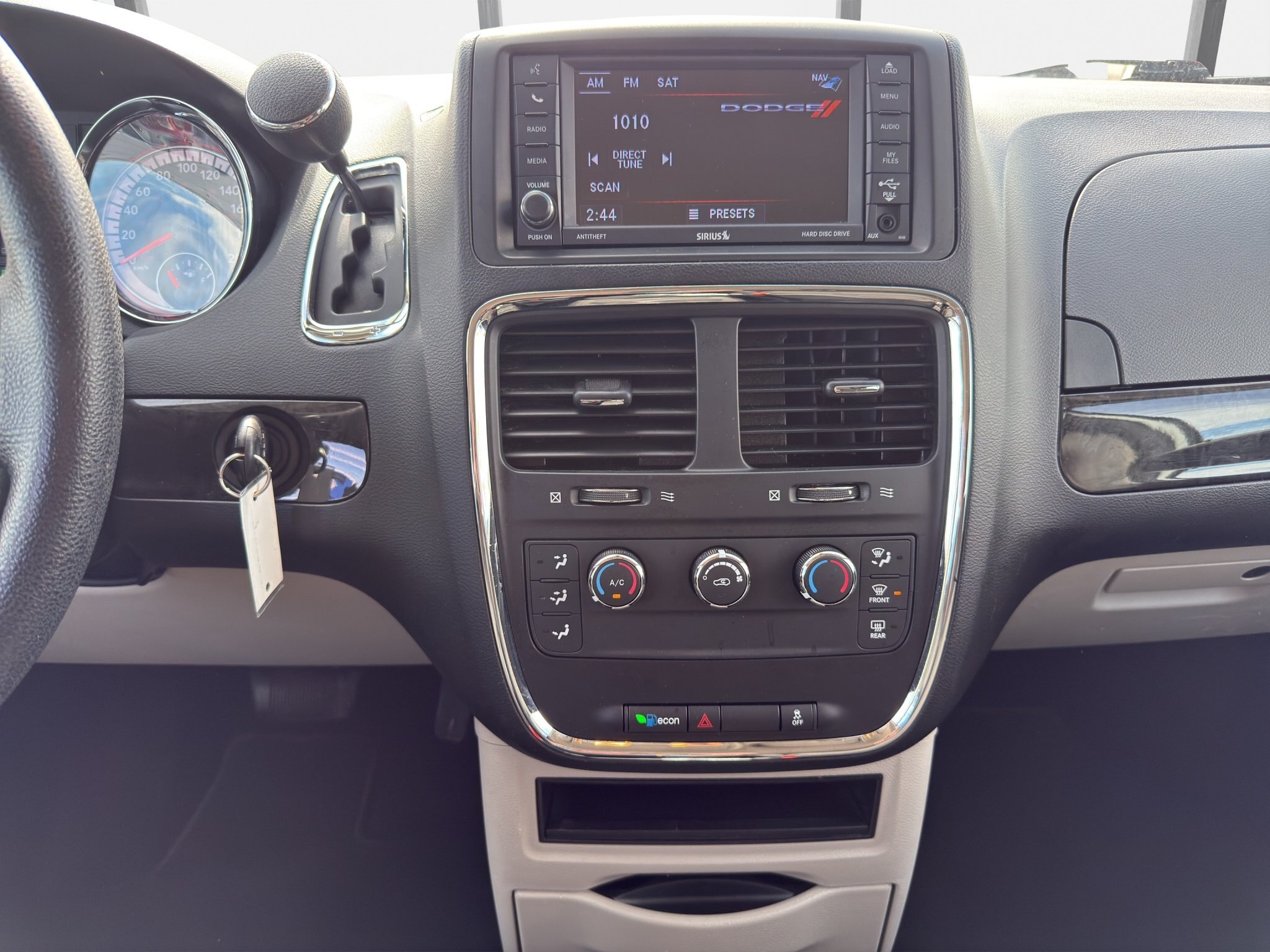 2020 DODGE GRAND CARAVAN SXT / $261.22 BIWEEKLY INCLUDING TAX / STOW N'GO / BLUETOOTH