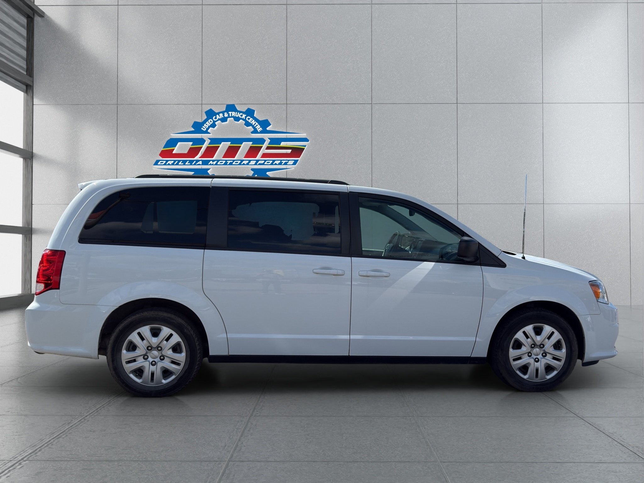 2020 DODGE GRAND CARAVAN SXT / $261.22 BIWEEKLY INCLUDING TAX / STOW N'GO / BLUETOOTH