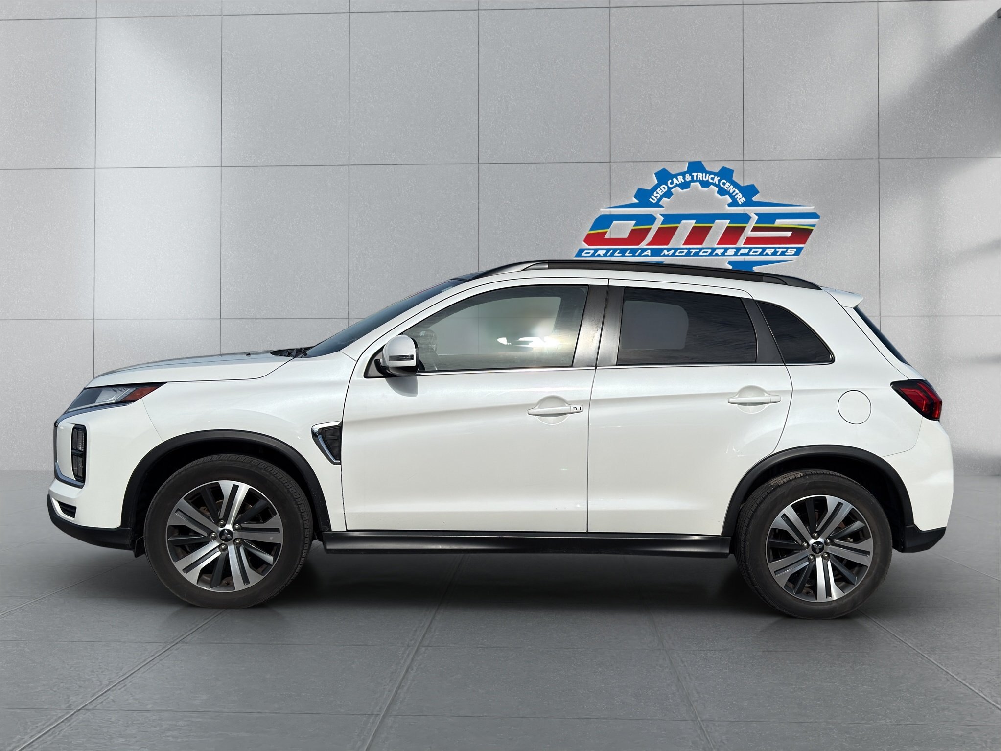 2020 MITSUBISHI RVR GT/ LEATHER/ HEATED STEERING WHEEL / BLIND SPOT MONITORING