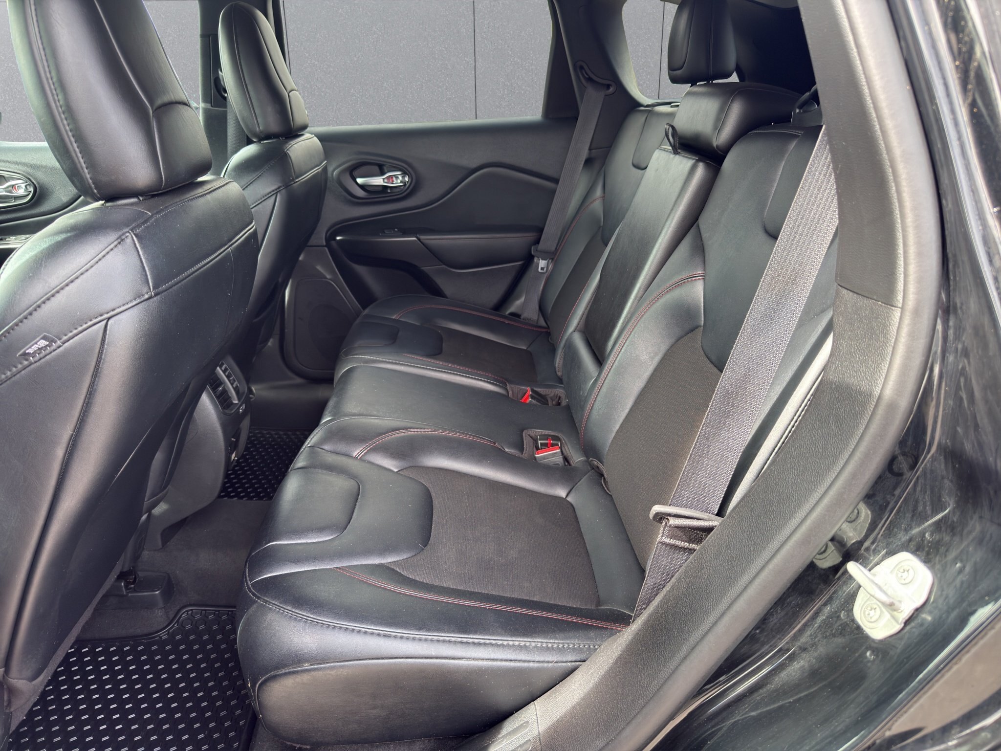 2022 JEEP CHEROKEE TRAILHAWK / $199.81 BIWEEKLY INCLUDING TAX / REMOTE START / NAVIGATION / BLIND SPOT MONITORING