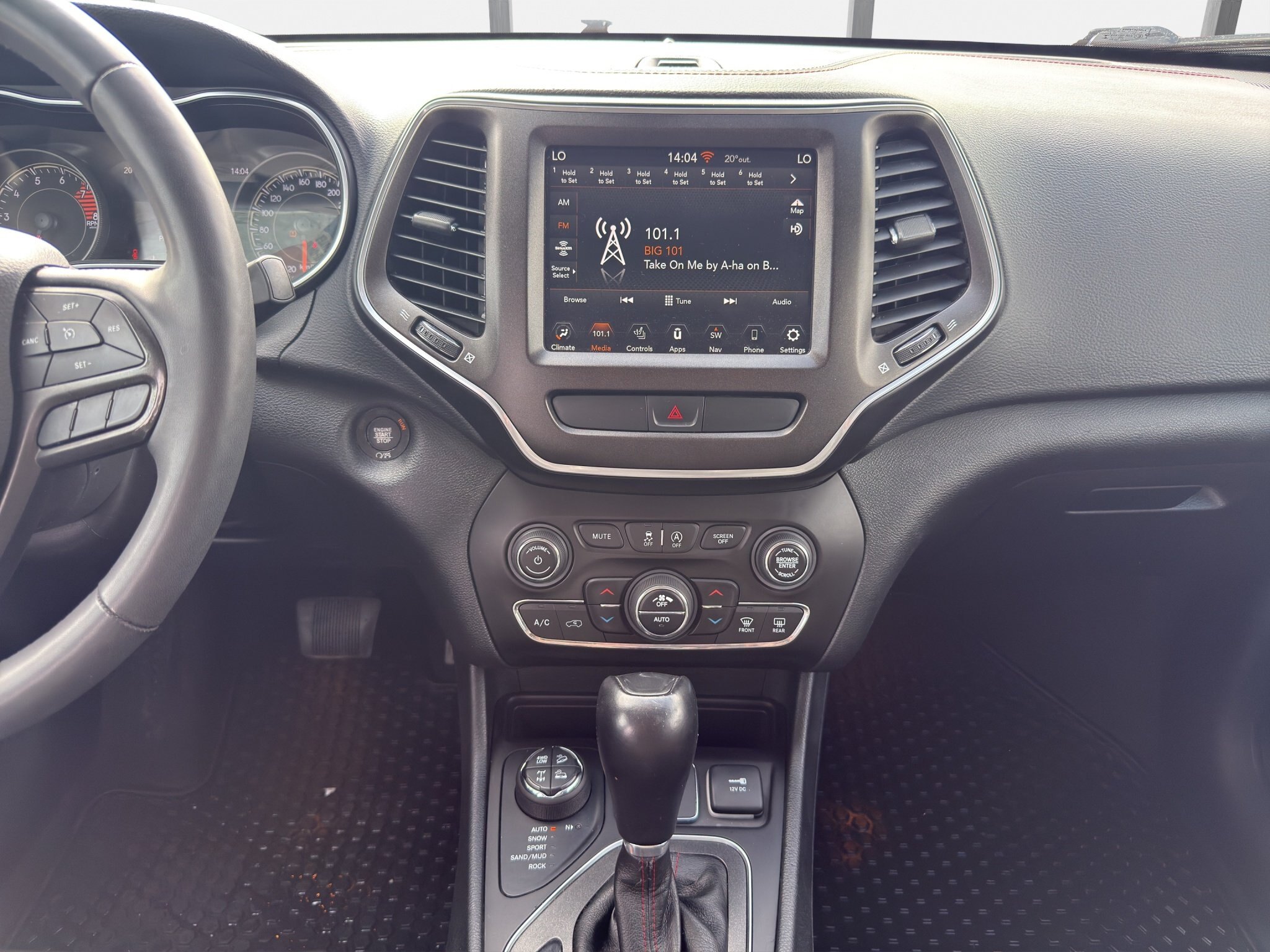 2022 JEEP CHEROKEE TRAILHAWK / $199.81 BIWEEKLY INCLUDING TAX / REMOTE START / NAVIGATION / BLIND SPOT MONITORING