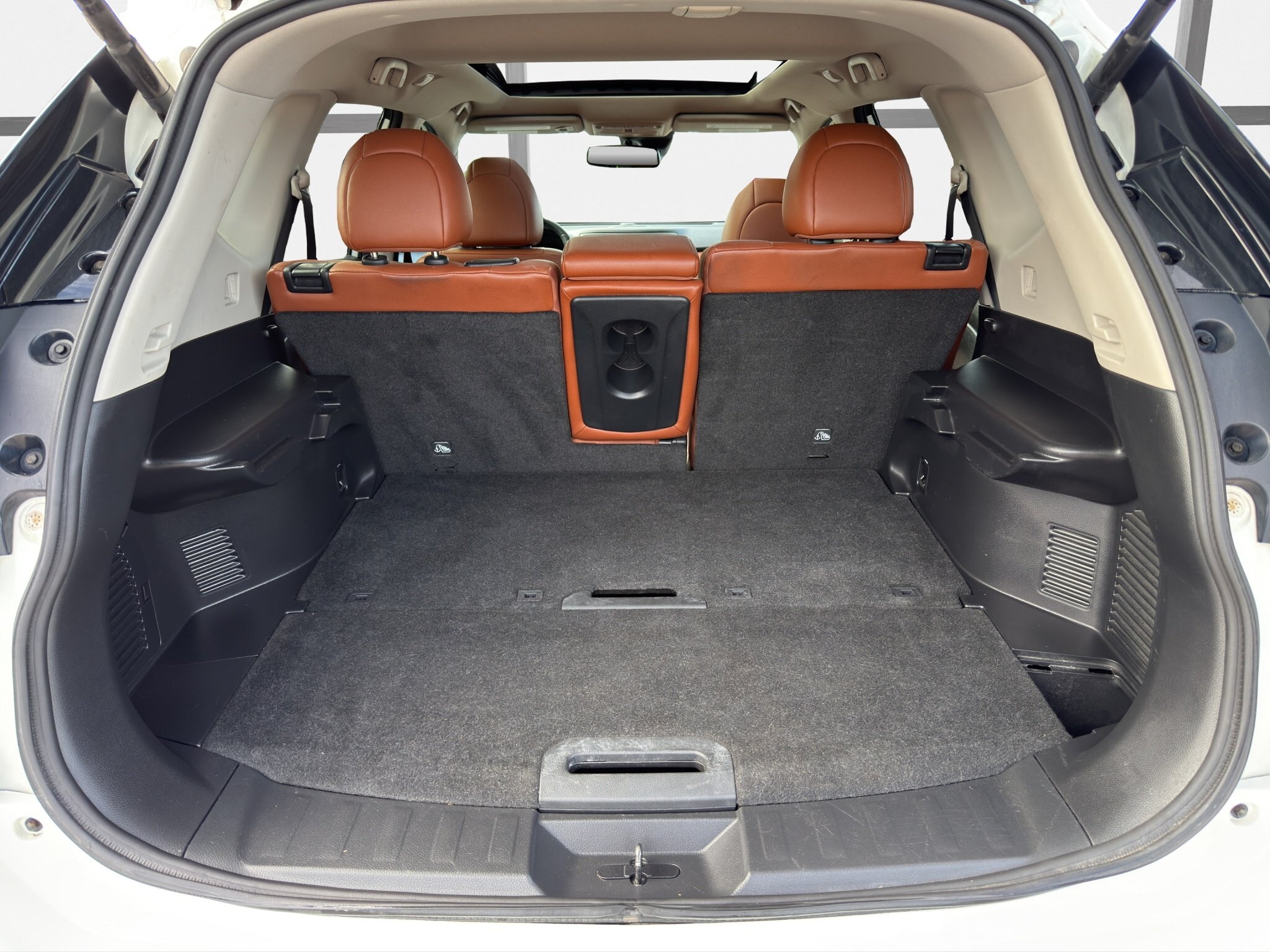 2017 NISSAN ROGUE SL / $272.85 BIWEEKLY INCLUDING TAX / NAVIGATION / PANORAMIC SUNROOF / HEATED STEERING WHEEL