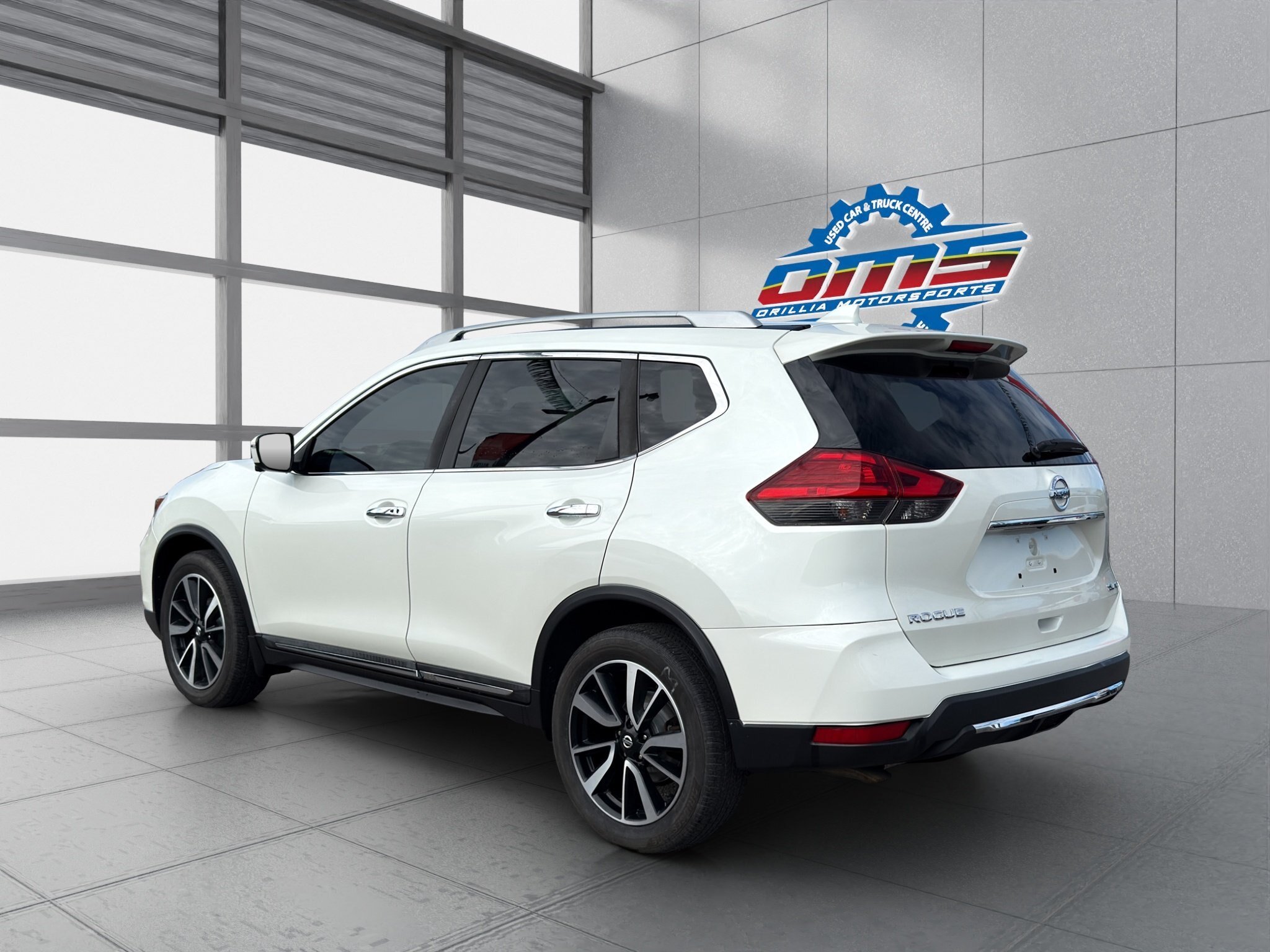 2017 NISSAN ROGUE SL / $272.85 BIWEEKLY INCLUDING TAX / NAVIGATION / PANORAMIC SUNROOF / HEATED STEERING WHEEL