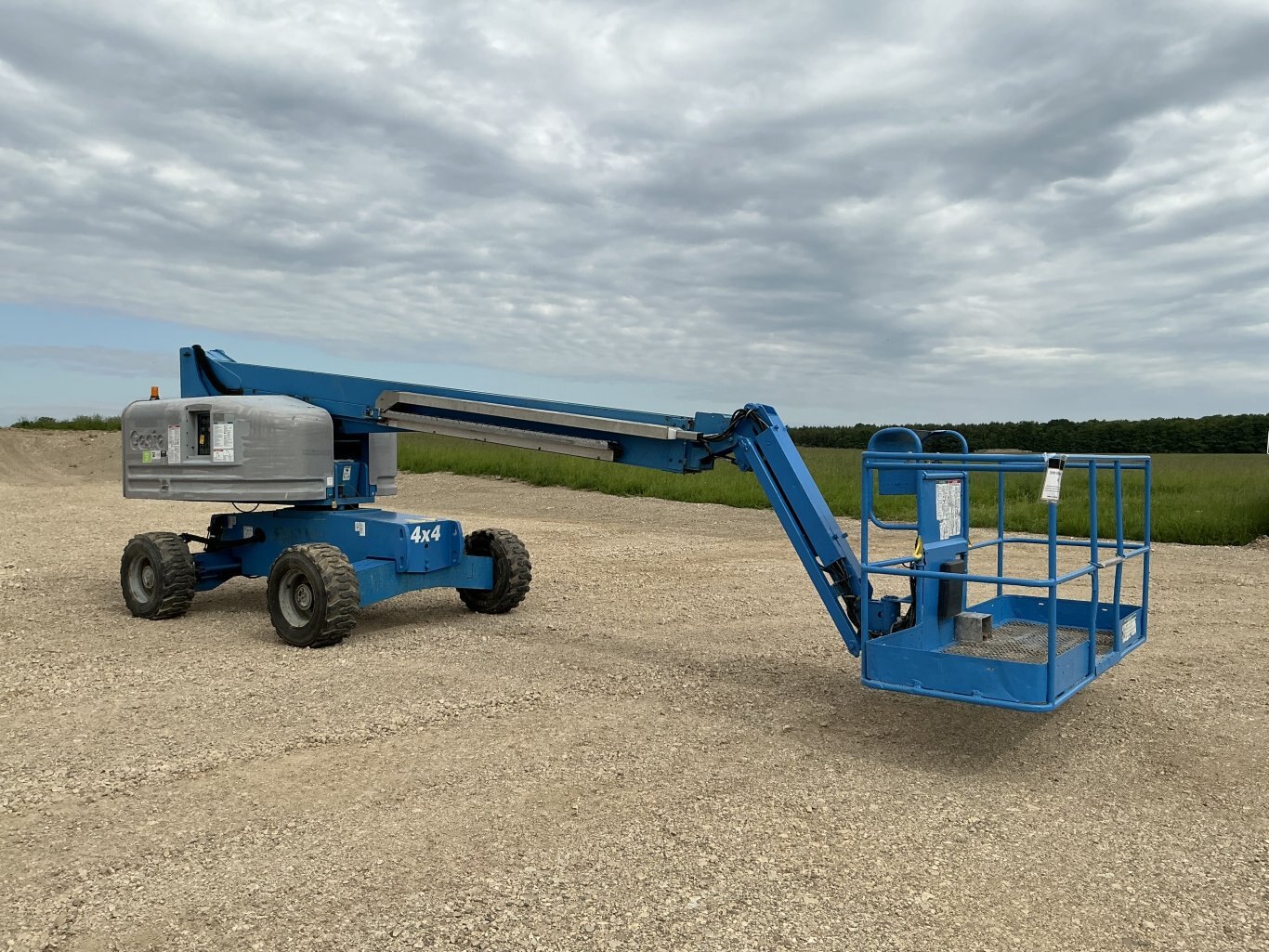 2010 GENIE S45 MANLIFT