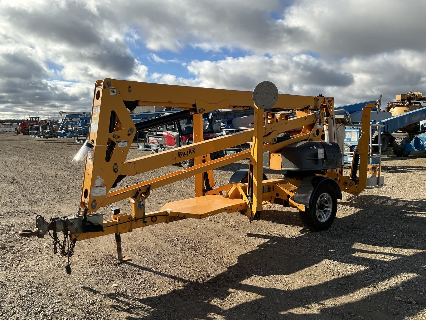 2014 HAULOTTE 4527A TOWABLE MANLIFT