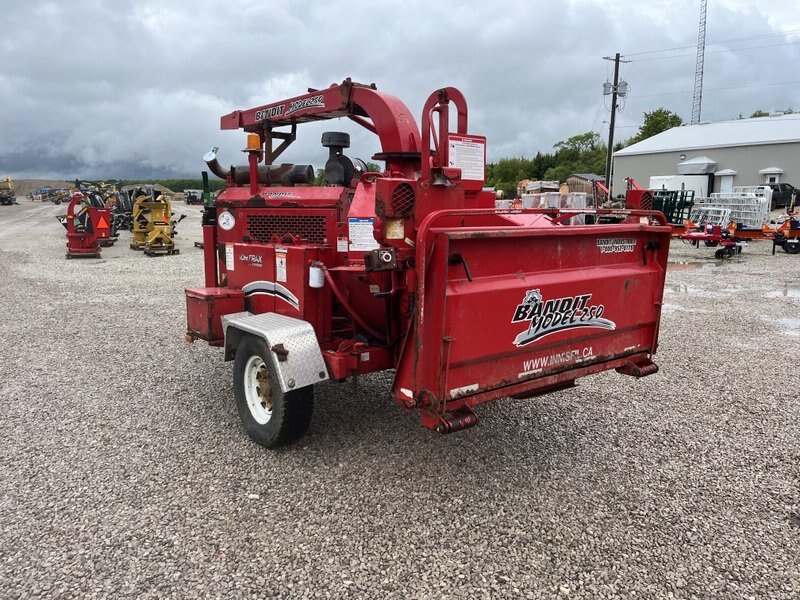 2005 Bandit 250 Wood Chipper