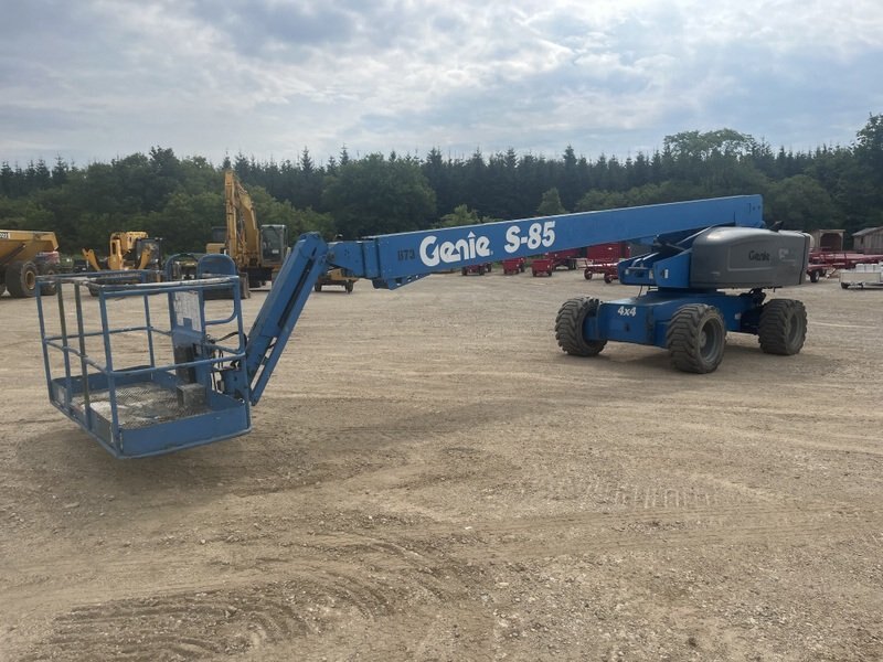 2011 GENIE S85 Manlift