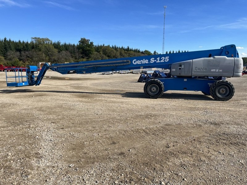 2010 GENIE S125 Manlift