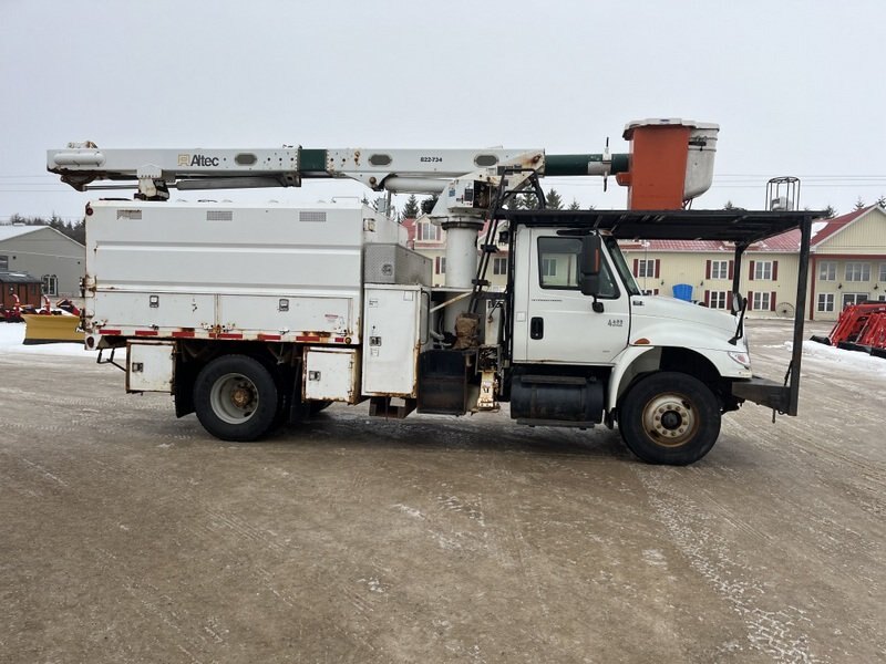 2007 International 4400 Forestry Bucket Truck