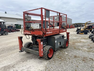 2016 SKYJACK SJ6826RT Scissor lift