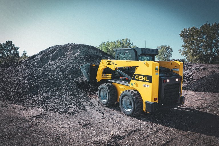 Gehl R260 COMPACT LOADERS