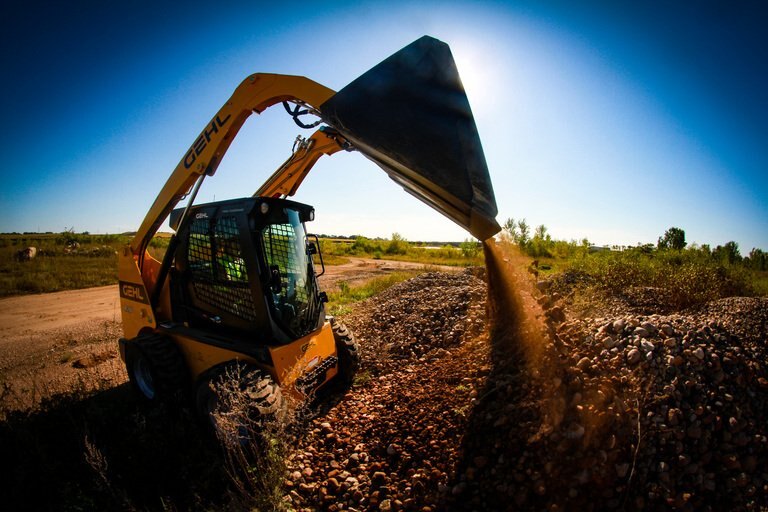 Gehl R260 COMPACT LOADERS