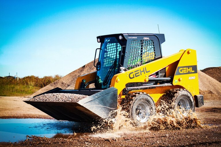 Gehl R260 COMPACT LOADERS