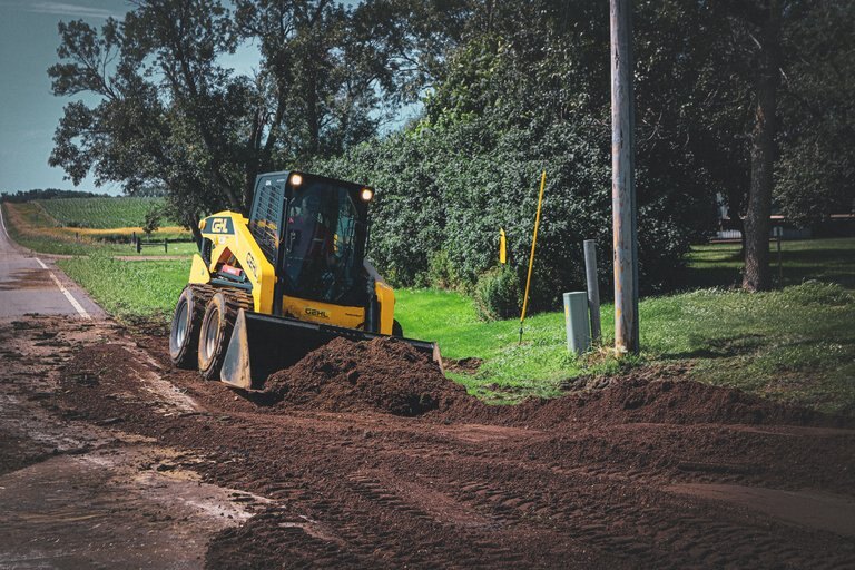 Gehl V330 COMPACT LOADERS