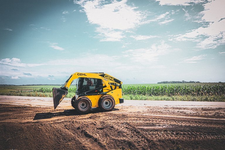 Gehl V330 COMPACT LOADERS