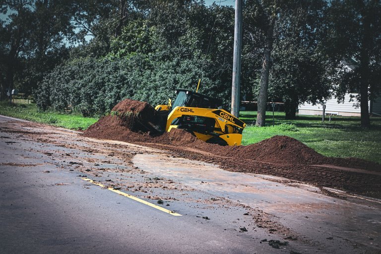 Gehl V330 COMPACT LOADERS