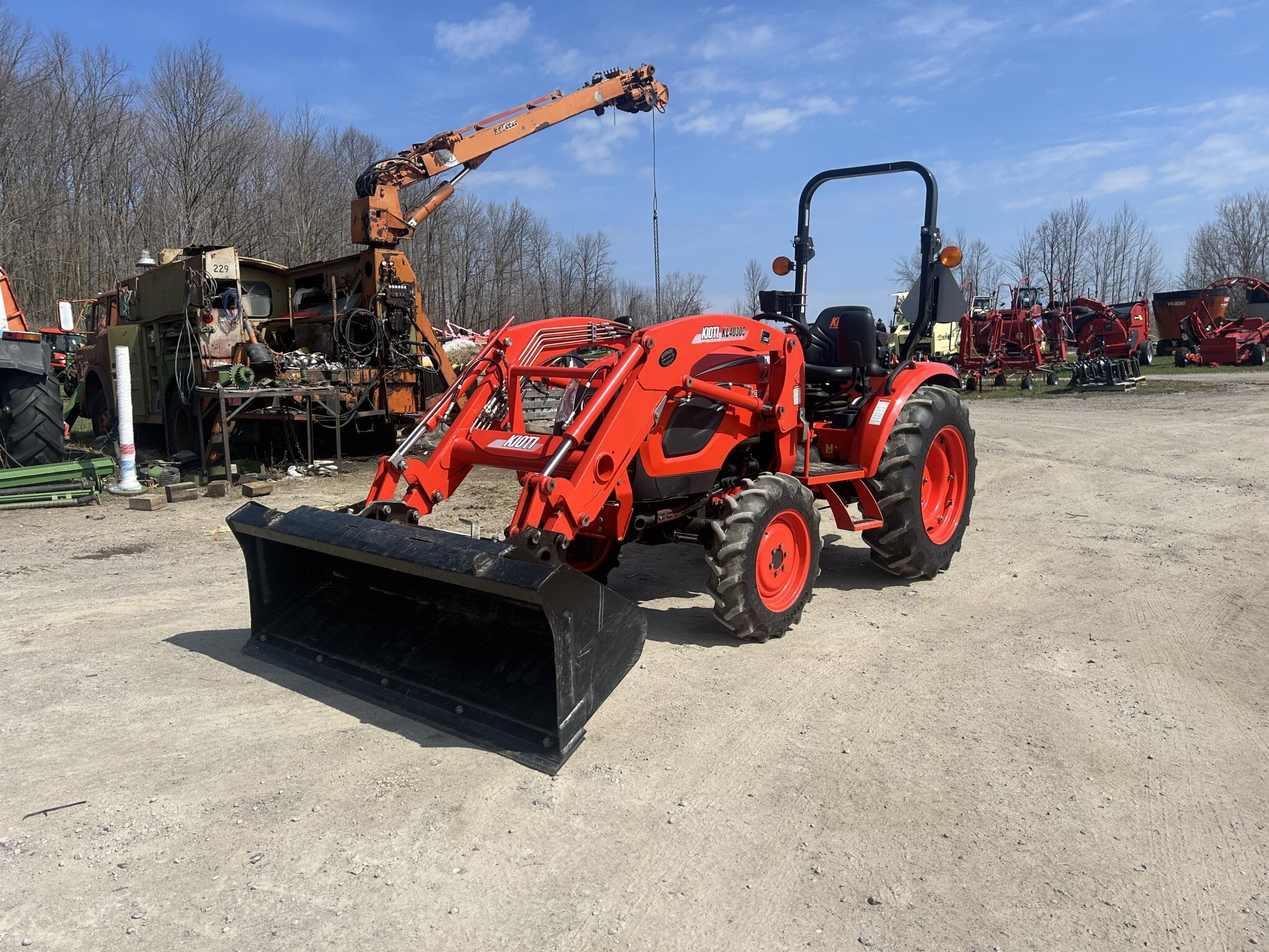 Kioti NX4510 with Kioti KL6010 Loader