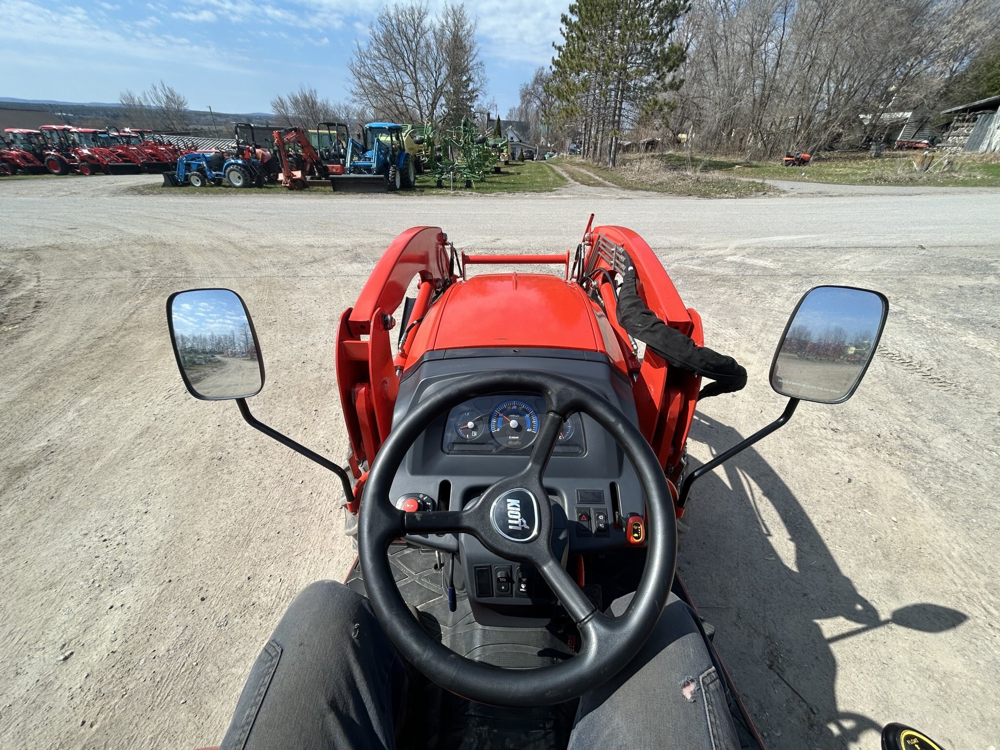 Kioti CK3510 with Kioti KL4030C Loader