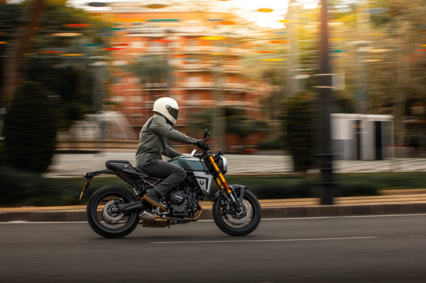 2026 Suzuki GSX 8T Candy Burnt Gold (QSY)