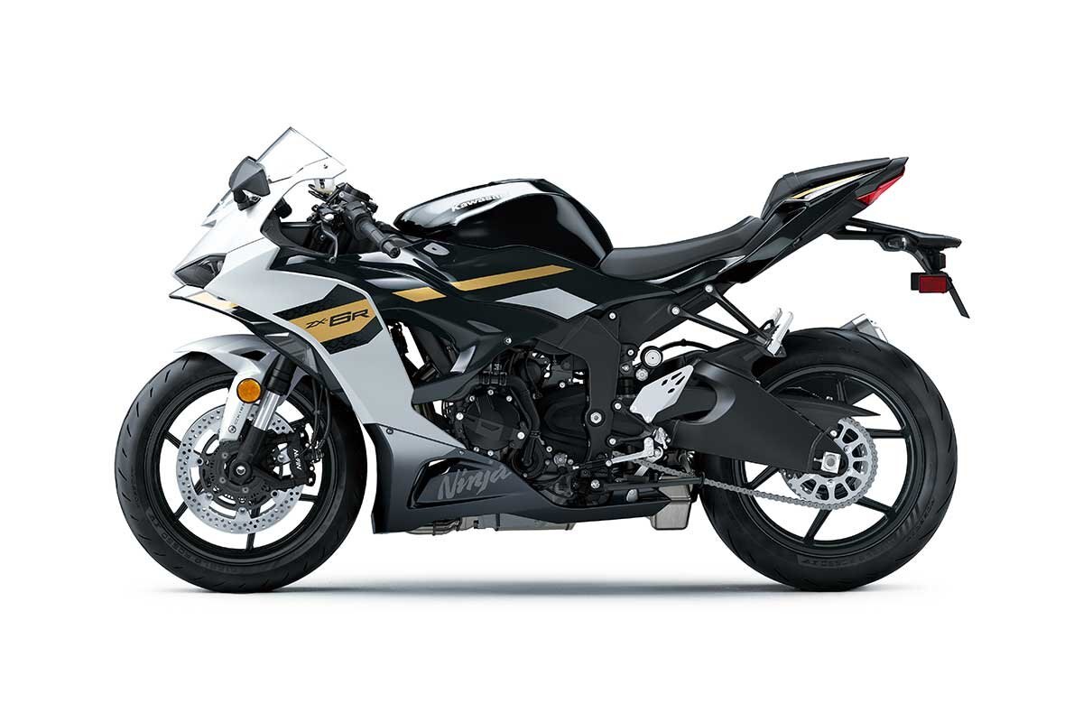 2026 Kawasaki NINJA ZX 6R ABS Pearl Robotic White / Metallic Spark Black
