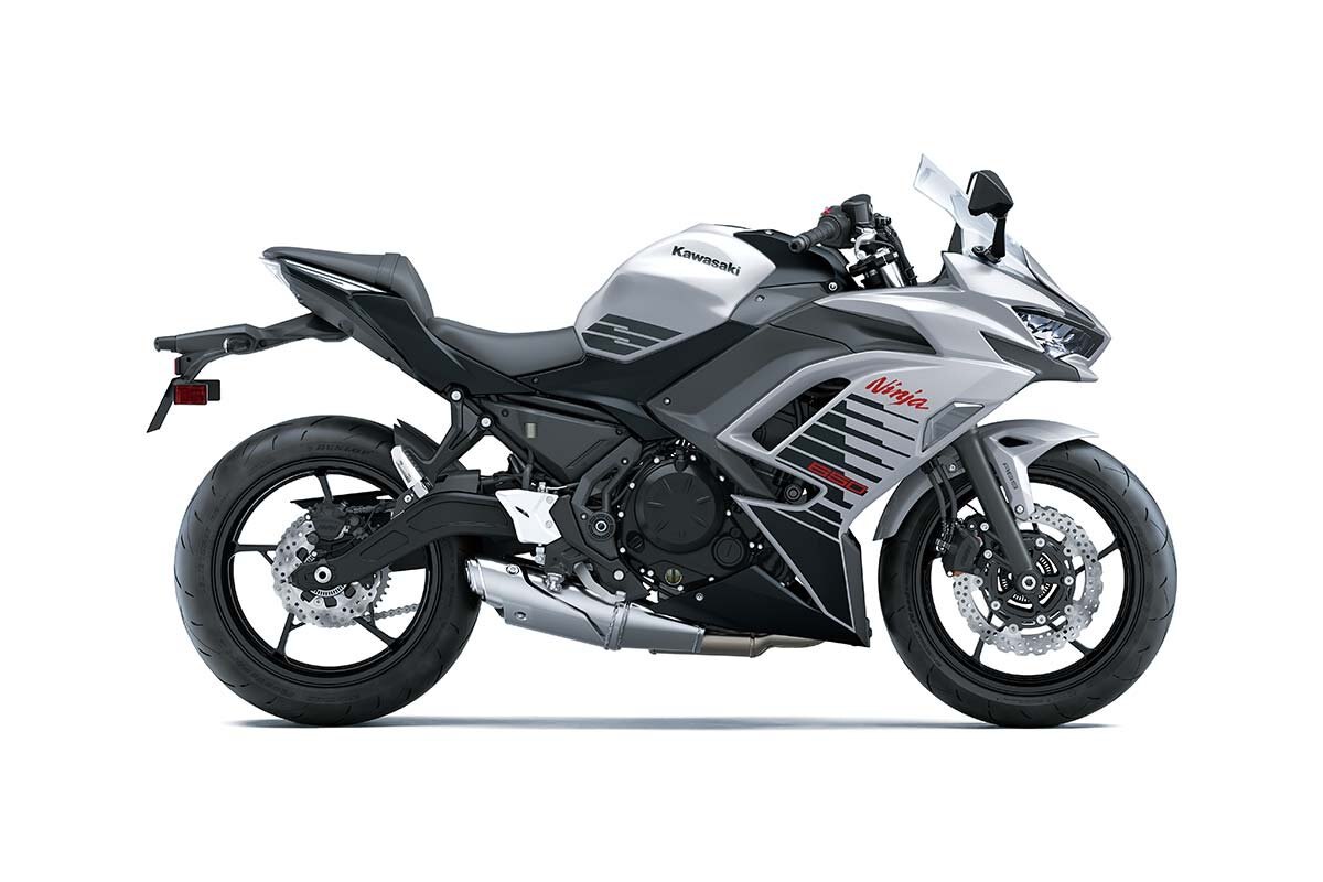 2026 Kawasaki NINJA 650 Metallic Matte Whitish Silver / Metallic Flat Spark Black