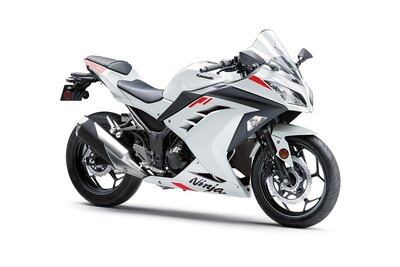 2026 Kawasaki NINJA 300 Pearl Blizzard White