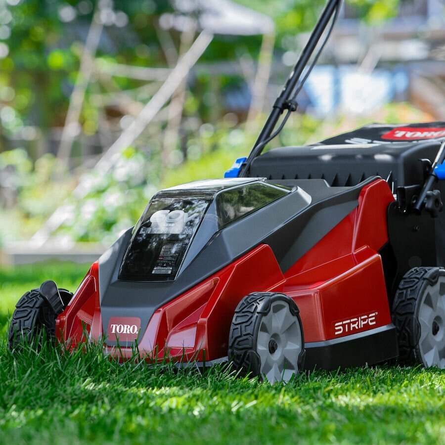 Toro 60V MAX* 21 in. Stripe™ Dual Blades Self Propelled Mower 7.5Ah Battery/Charger Included