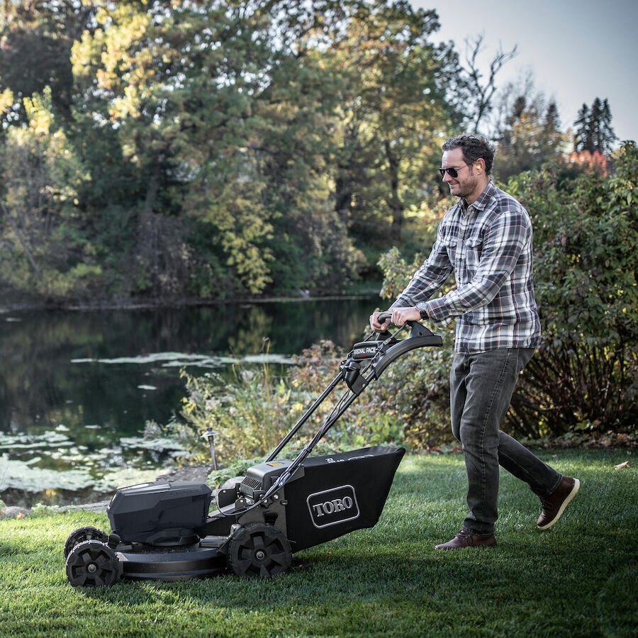 Toro 60V Max* 21 in. (53 cm) Super Recycler® w/Personal Pace® & SmartStow® Lawn Mower with 7.5Ah Battery