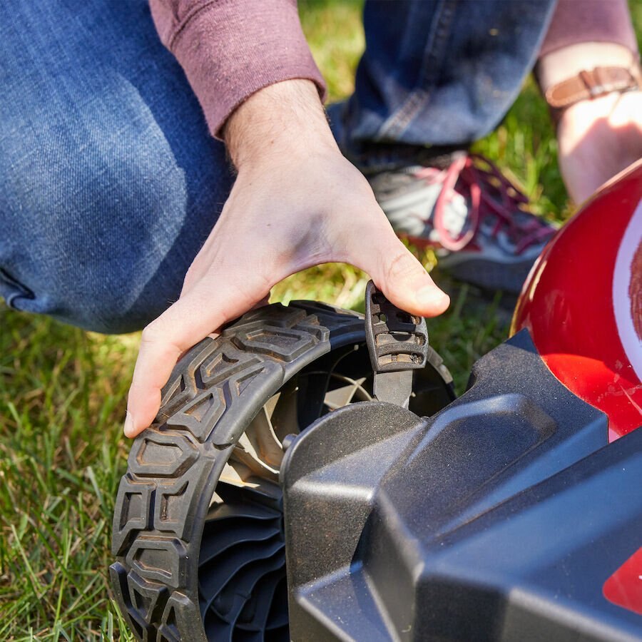 Toro 60V Max* 21 in. (53cm) Recycler® Self Propel w/SmartStow® Lawn Mower with 5.0Ah Battery