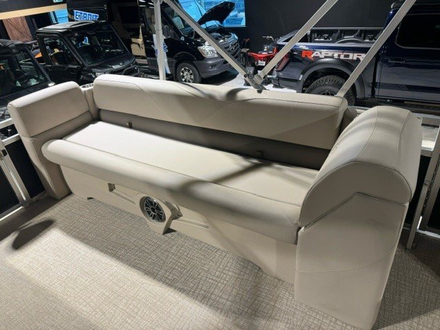 2024 Avalon 21 VLS Quad Lounge