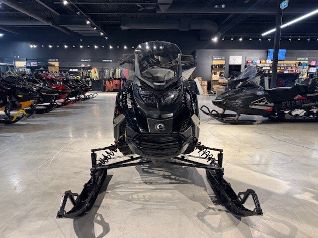 2023 Ski Doo Renegade X 850 W/ Touchscreen