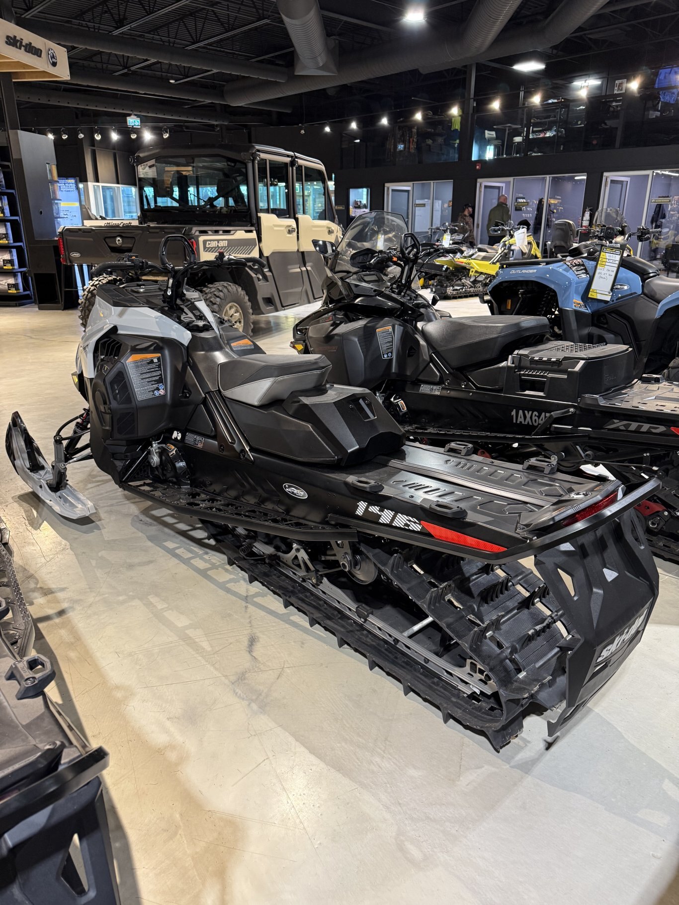 2025 Ski Doo Summit 146 600R