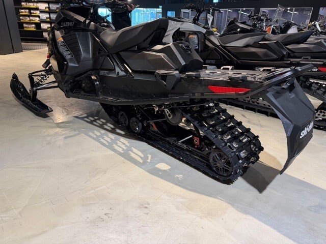 2025 Ski Doo MXZ XRS 850 W/Touchscreen