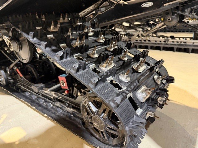 2025 Ski Doo MXZ XRS 850 W/Touchscreen