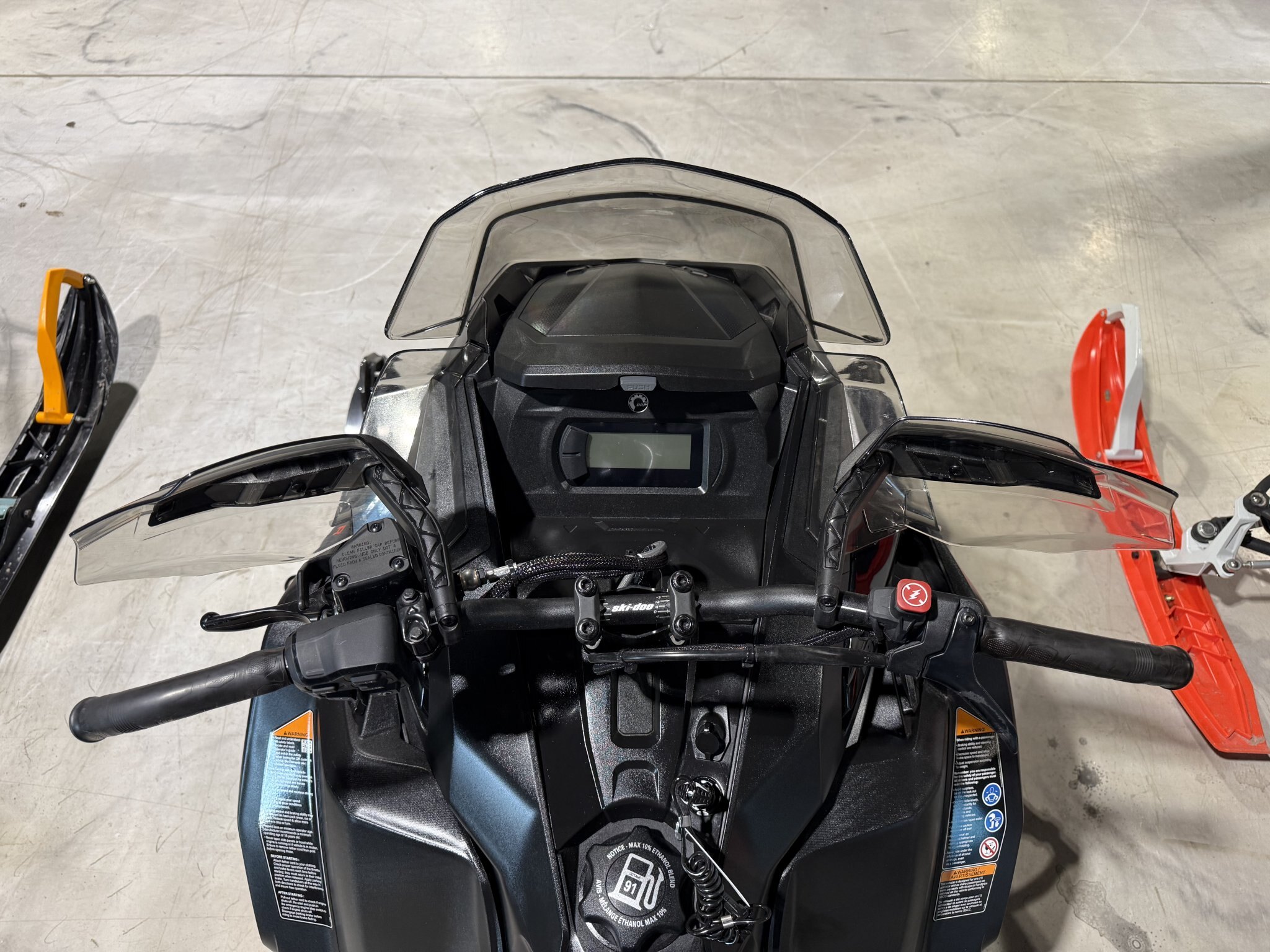 2026 MXZ Adrenaline 600R E TEC