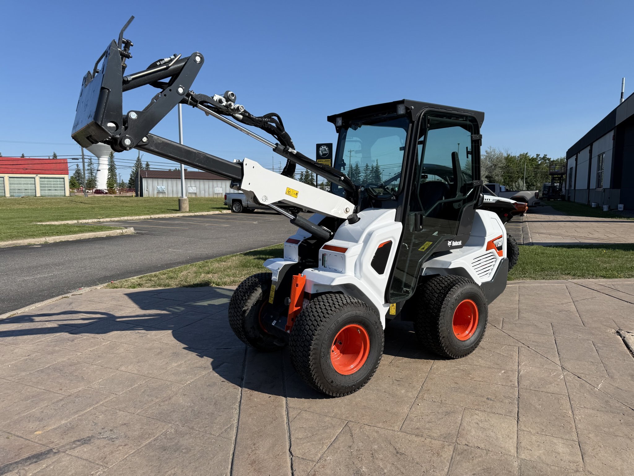 2024 Bobcat L28 Articulating Telescopic Wheeled Loader