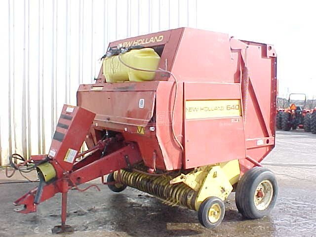 1995 New Holland 640