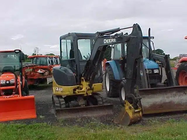 2010 John Deere 27D