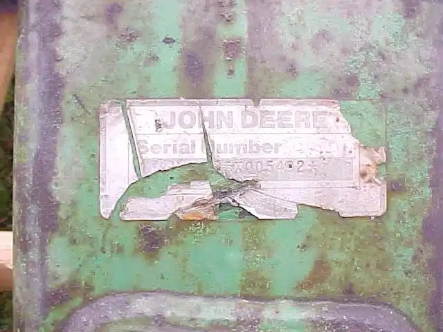 9999 John Deere 8 foot