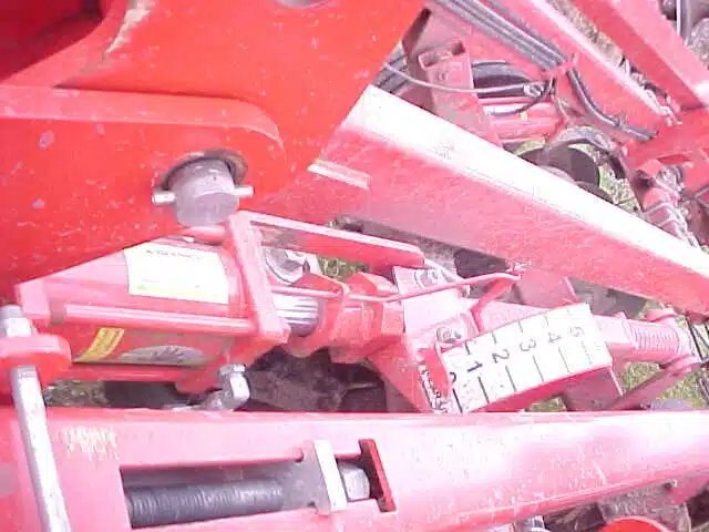 2018 Kuhn Krause 8215 22W