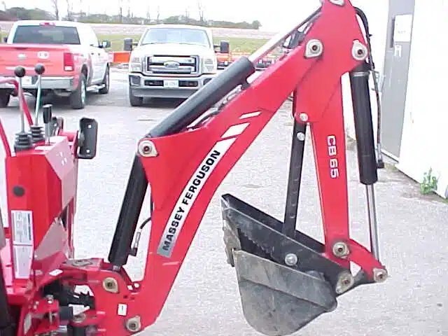 2015 Massey Ferguson GC1710