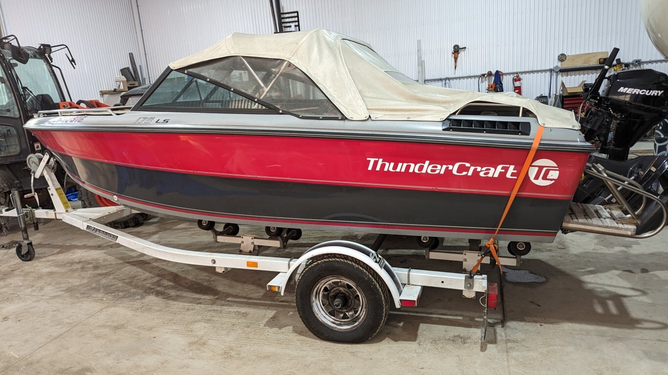 1989 Thundercraft bowrider