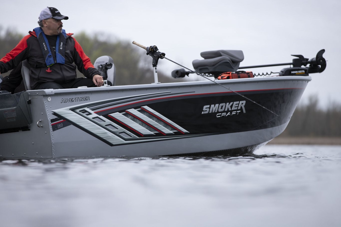 Smoker Craft ADVENTURER 178 FS BLACK