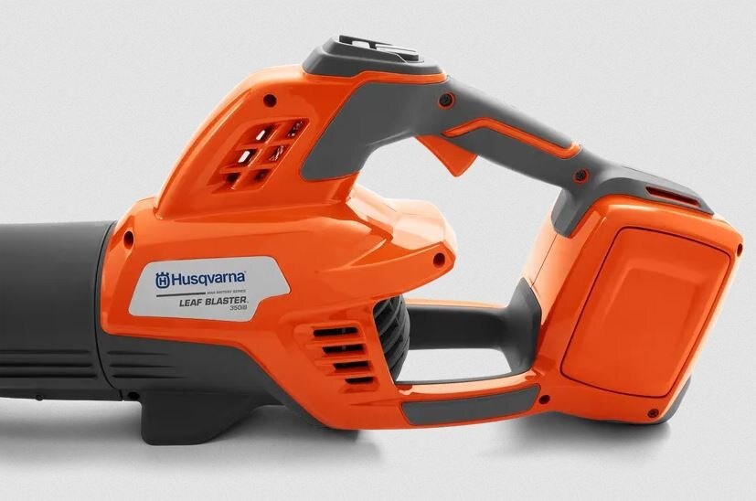 HUSQVARNA Leaf Blaster 350iB with battery and charger