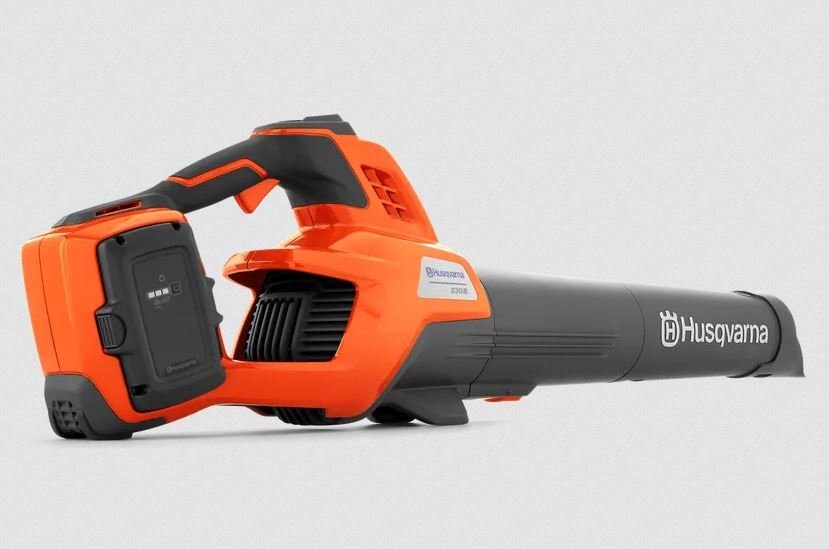 HUSQVARNA 230iB (battery and charger included)