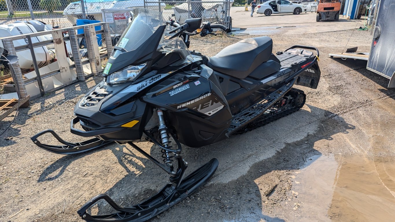 Ski-Doo Renegade Adrenaline Rotax 900 Ace Turbo