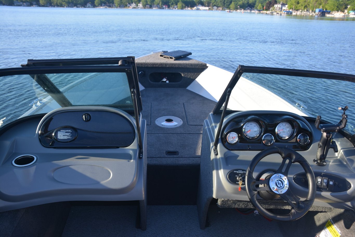 2025 Smoker Craft Pro Angler 162