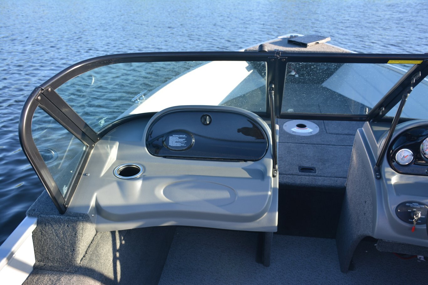 2025 Smoker Craft Pro Angler 162