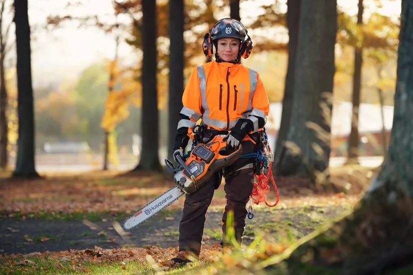 HUSQVARNA 550i XP® with battery and charger 16